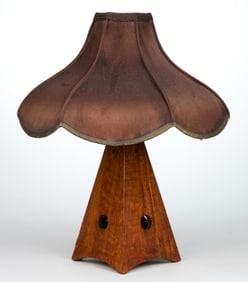 AMERICAN ARTS AND CRAFTS OAK ELECTRIC TABLE LAMP