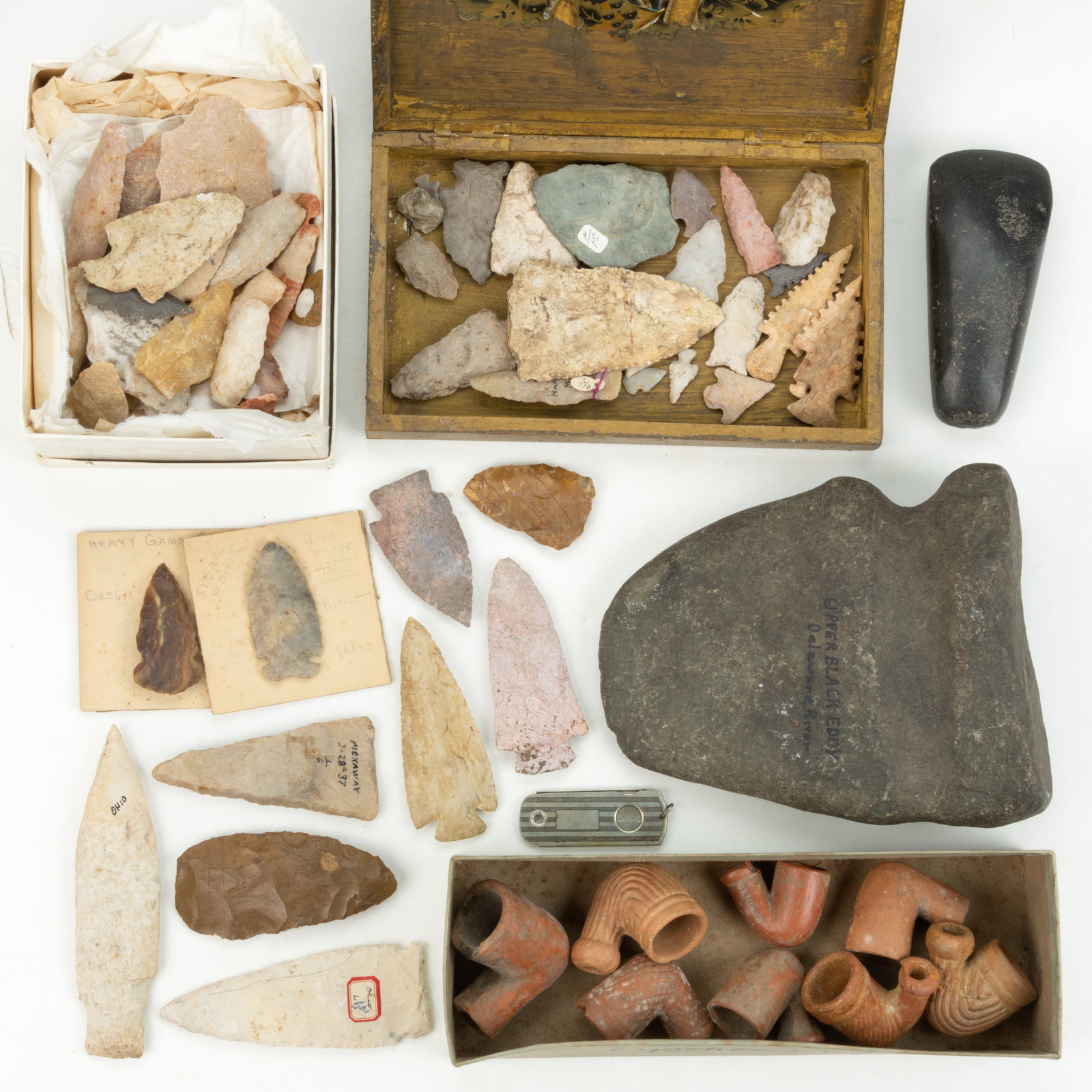VIRGINIA / AMERICAN NATIVE AMERICAN AND OTHER ARTIFACTS, UNCOUNTED LOT: VIRGINIA / AMERICAN NATIVE AMERICAN AND OTHER ARTIFACTS, UNCOUNTED LOT, comprising numerous Native American points, blades, a hafted axe head from Upper Black Eddy, Delaware River, and other tools, se