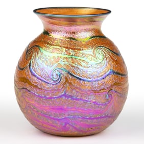 CHARLES LOTTON (AMERICAN, 1935-2021) KING TUT IRIDESCENT STUDIO ART GLASS VASE