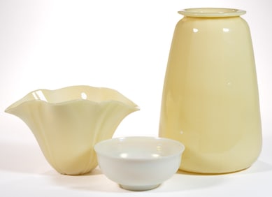 STEUBEN ATTRIBUTED ART GLASS ARTICLES, LOT OF THREE