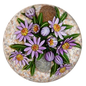 CATHY RICHARDSON (AMERICAN, B. 1949) FLORAL BOUQUET IN THE DESERT LAMPWORK STUDIO ART GLASS