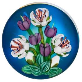KEN ROSENFELD (AMERICAN, B. 1950) FLORAL BOUQUET LAMPWORK STUDIO ART GLASS PAPERWEIGHT