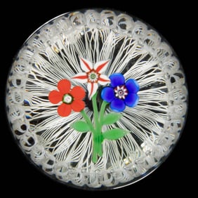 PAUL YSART (SCOTTISH, 1904-1979) THREE-FLOWER BOUQUET LAMPWORK ART GLASS PAPERWEIGHT