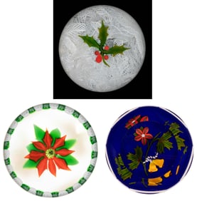 VINTAGE PERTHSHIRE CHRISTMAS LAMPWORK ART GLASS PAPERWEIGHTS, LOT OF THREE