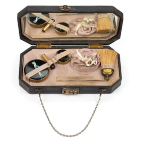ANTIQUE / VINTAGE TRAVELING VANITY BOX / PURSE