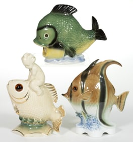 ASSORTED CONTINENTAL FIGURAL FISH PERFUME / PORTABLE ELECTRIC LAMPS, LOT OF THREE