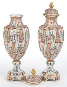FRENCH SAMSON CHINESE EXPORT-STYLE PORCELAIN BOLTED URN PAIR (1 of 6)