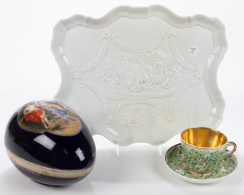 CONTINENTAL PORCELAIN ARTICLES, LOT OF THREE