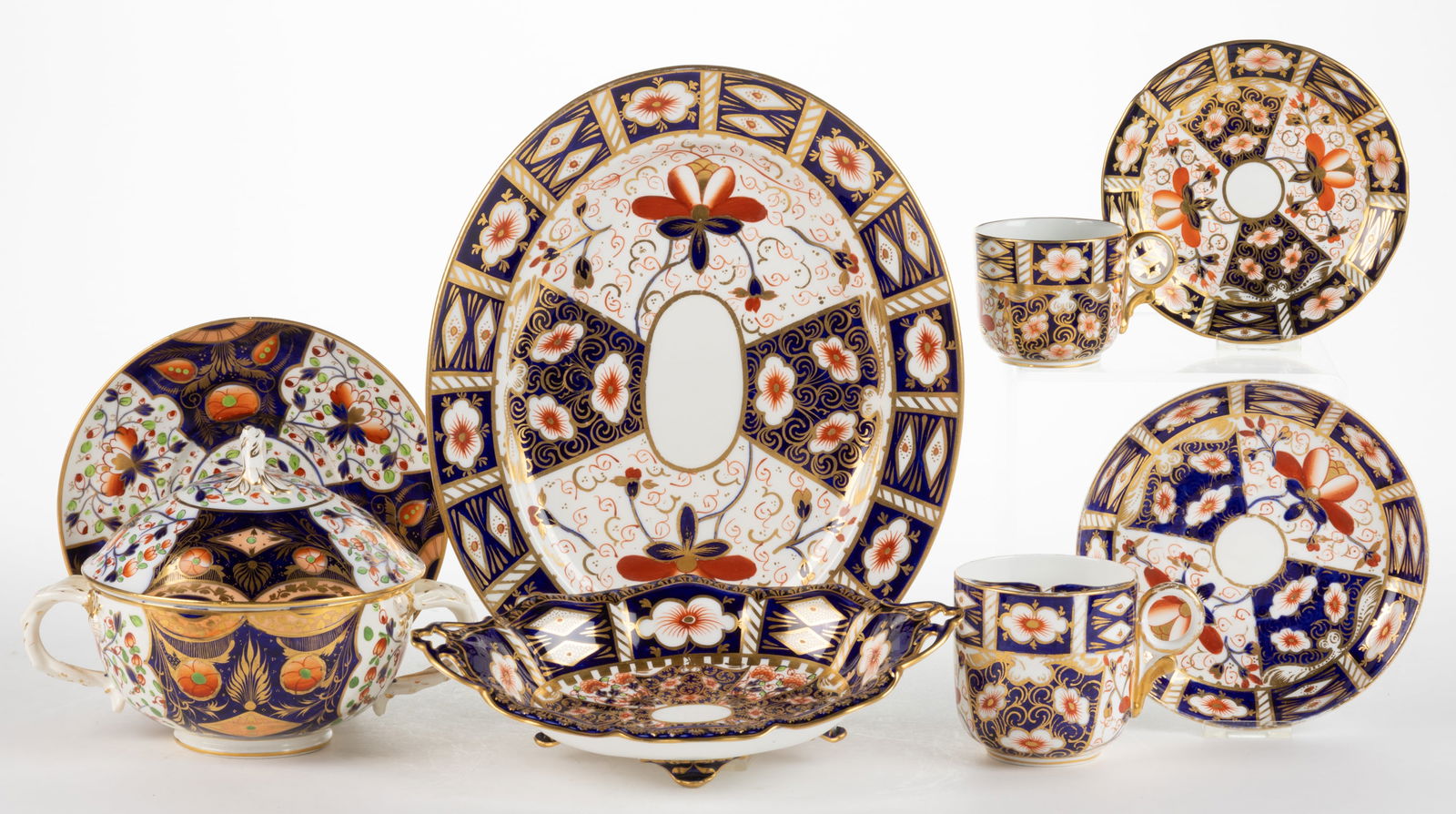 ENGLISH ROYAL CROWN DERBY IMARI-STYLE PORCELAIN TEA AND TABLE ARTICLES, LOT OF EIGHT (1 of 2)