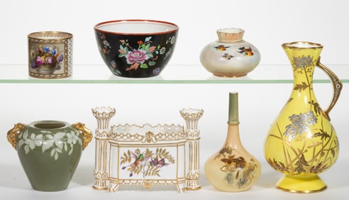 ENGLISH HAND-PAINTED CERAMIC ARTICLES, LOT OF SEVEN