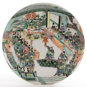 CHINESE EXPORT PORCELAIN WUCAI / FAMILLE VERTE LARGE CHARGER