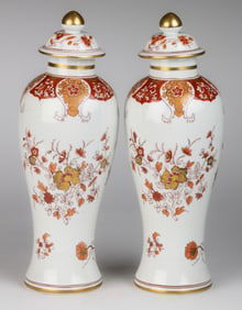 FRENCH PORCELAIN CHINOISERIE-MOTIF COVERED URN PAIR
