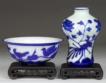 CHINESE CARVED PEKING GLASS ARTICLES, LOT OF TWO