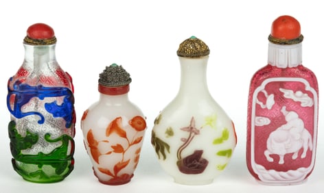 CHINESE CARVED PEKING GLASS SNUFF BOTTLES, LOT OF FOUR