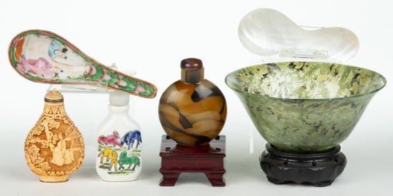 CHINESE, AND POSSIBLY OTHER, ARTICLES AND SNUFF BOTTLES, LOT OF SEVEN