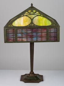 BRADLEY & HUBBARD NO. 334 ARTS AND CRAFTS ELECTRIC STAND TABLE LAMP