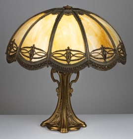 E. MILLER & CO. ARTS AND CRAFTS ELECTRIC TABLE LAMP WITH SLAG GLASS SHADE