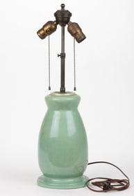 ALADDIN MFG. CO., MUNCIE, INDIANA NO. 414 / MUNCIE ART POTTERY ELECTRIC TABLE LAMP