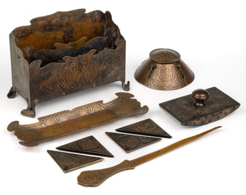 AMERICAN ARTS & CRAFTS COPPER DESK SET, NINE-PIECE SET