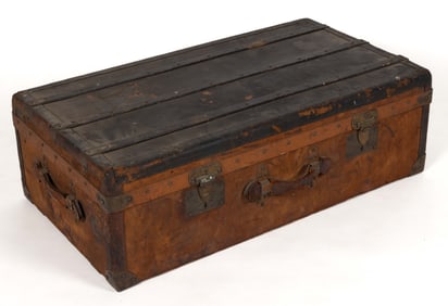 MALLES MOYNAT FABRICANT STEAMER / TRAVELING TRUNK WITH VALENTINE FAMILY, RICHMOND, VIRGINIA
