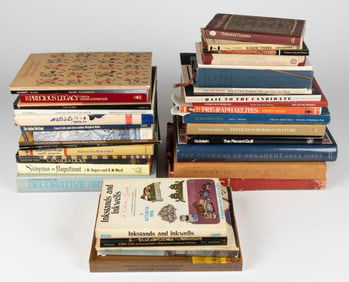 ASSORTED DECORATIVE AND FINE ART REFERENCE VOLUMES, LOT OF 39