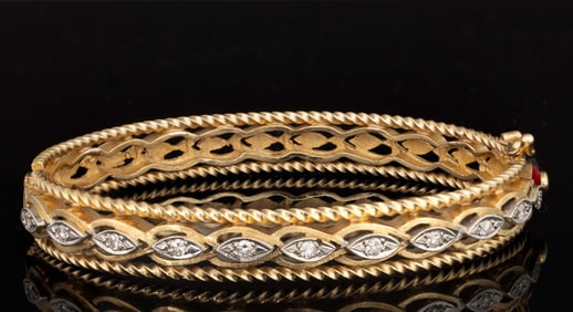 VINTAGE 14K YELLOW GOLD AND DIAMOND BANGLE BRACELET