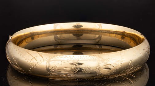 ANTIQUE / VINTAGE 14K YELLOW GOLD ENGRAVED-DECORATED BANGLE BRACELET
