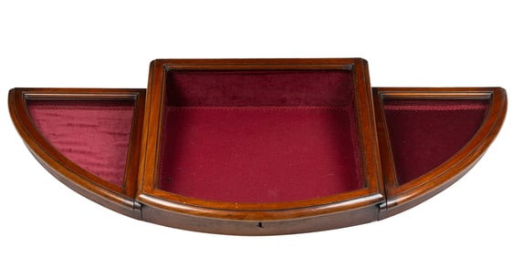 ENGLISH OR AMERICAN MAHOGANY THREE-PART JEWELRY STORE COUNTER-TOP DISPLAY CASE