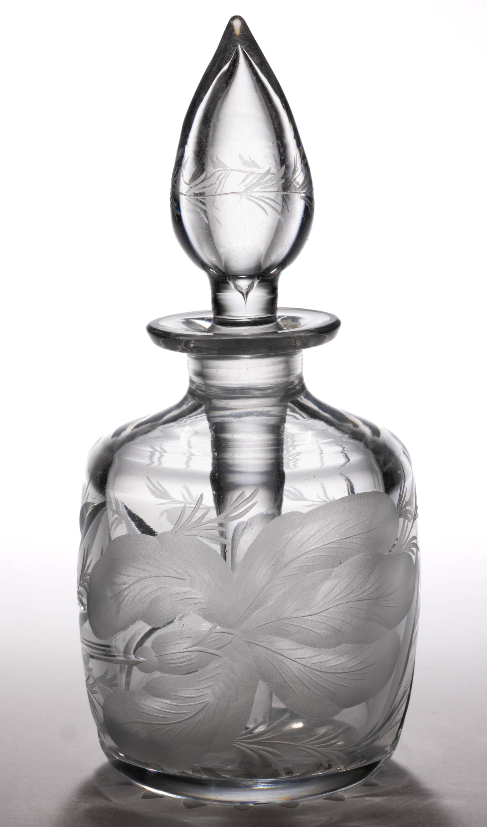 HAWKES IRIS GRAVIC CUT GLASS PERFUME BOTTLE (1 of 2)