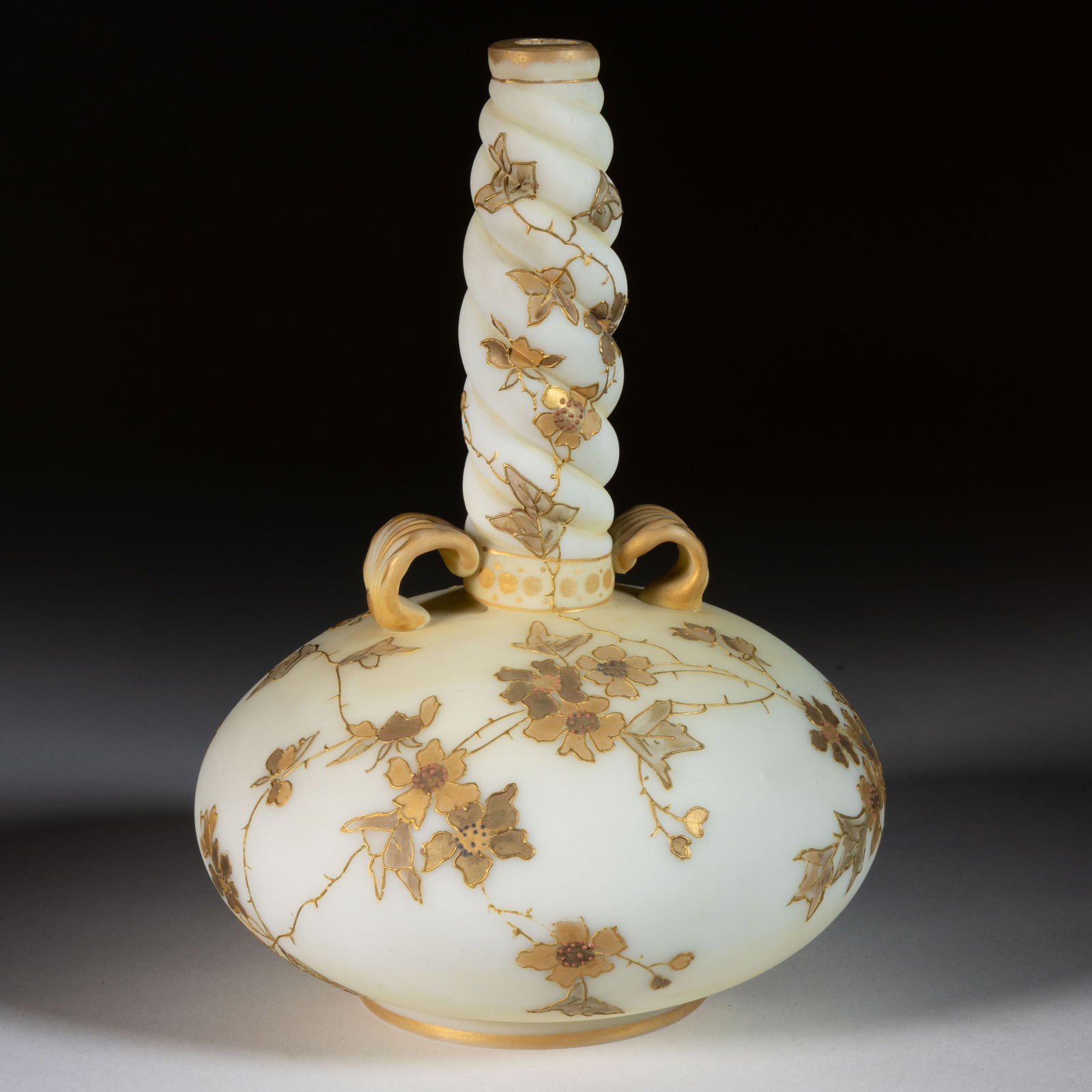 MT. WASHINGTON CROWN MILANO ART GLASS VASE (1 of 5)