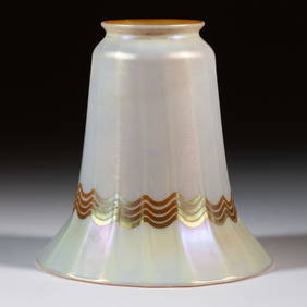 AMERICAN ART GLASS ELECTRIC LAMP SHADE (1 of 2)
