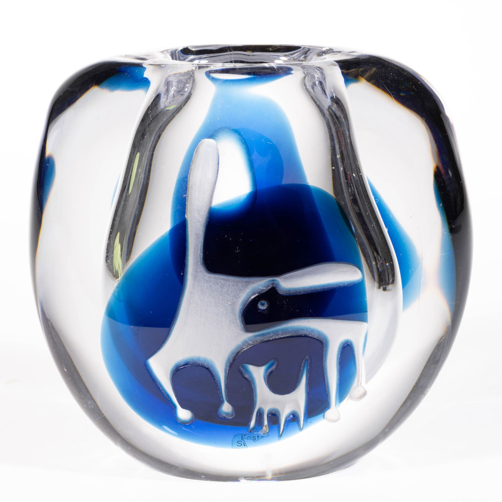 VIKTOR EMANUEL LINDSTRAND (SWEDEN, 1904-1983) SANDBLASTED STUDIO ART GLASS VASE (1 of 5)