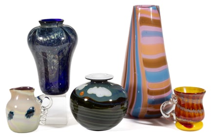 ASSORTED STUDIO ART GLASS ARTICLES, LOT OF FIVE