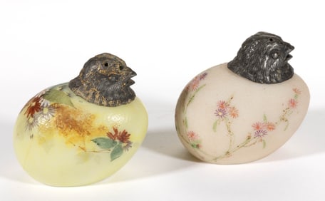 MT. WASHINGTON CHICK HEAD SALT SHAKER AND PEPPER SHAKER, LOT OF TWO