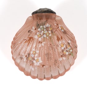 MT. WASHINGTON COCKLESHELL ART GLASS SALT SHAKER