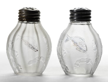 PSEUDO POMONA PAIR OF SALT AND PEPPER SHAKERS