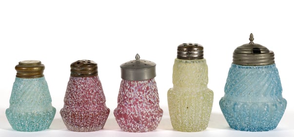 CHRYSANTHEMUM SWIRL - GRANITEWARE FRIT GLASS CONDIMENT ARTICLES, LOT OF FIVE