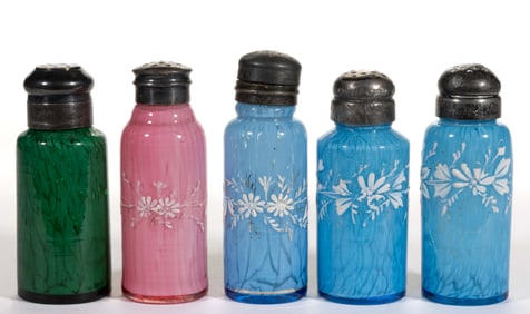 MT. WASHINGTON FLOWER AND RAIN SPATTER GLASS SALT AND PEPPER SHAKERS, LOT OF FIVE