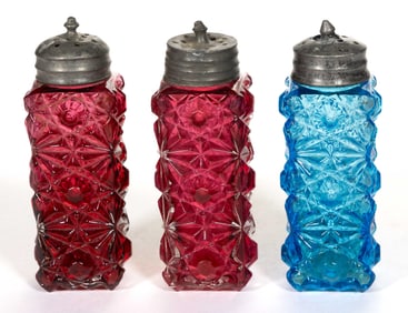 SQUARE DAISY AND BUTTON SALT AND PEPPER SHAKERS, LOT OF THREE