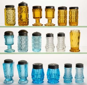 ASSORTED EAPG COLORED GLASS SALT AND PEPPER SHAKERS, LOT OF 18