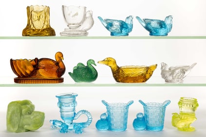 ASSORTED FIGURAL ANIMAL NOVELTY PRESSED GLASS ARTICLES, LOT OF 13