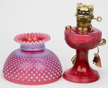 ALADDIN / FENTON REISSUE SHORT LINCOLN DRAPE KEROSENE STAND LAMP