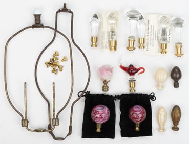 ALADDIN COMMEMORATIVE KNIGHTS GATHERING AND OTHER ELECTRIC LAMP FINIALS AND RELATED, LOT OF 16