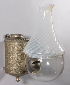ANGLE LAMP CO. NO. 123 / 125 PINWHEEL SINGLE-ARM KEROSENE WALL-MOUNT LAMP