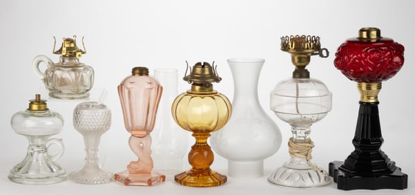ASSORTED REPRODUCTION AND MODERN LAMPS, LOT OF SEVEN