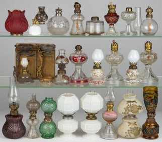 ASSORTED PATTERNED GLASS MINIATURE LAMPS AND RELATED, UNCOUNTED LOT