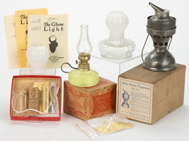 ASSORTED KEROSENE MINIATURE LAMPS AND ARTICLES, UNCOUNTED LOT