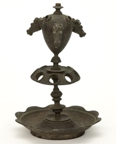 CAST-METAL FIGURAL TRIPLE-HORSE HEAD TABLE-TOP CIGAR LIGHTER