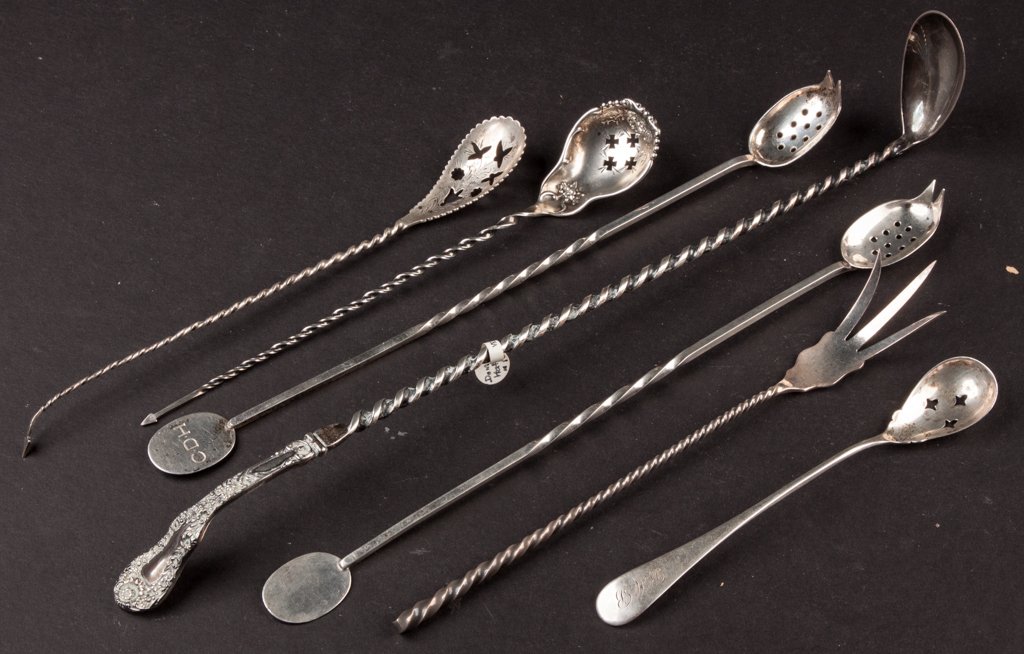 AMERICAN STERLING SILVER ASSORTED ARTICLES, LOT OF SEVE: AMERICAN STERLING SILVER ASSORTED ARTICLES, LOT OF SEVEN, including a Dominick & Haff claret stir and a pair of Black, Starr, Gorham martini stirs. Weight: 6.60 ozt. First half 20th century. 6 1/2" to