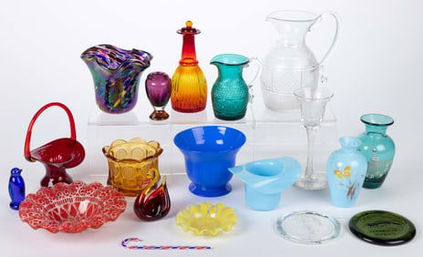 PAIRPOINT AND OTHER REPRODUCTION AND CONTEMPORARY GLASS ARTICLES, UNCOUNTED LOT